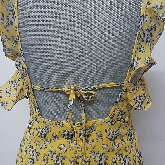 Ruffle Detail Mini Dress - Picture 4 of 8